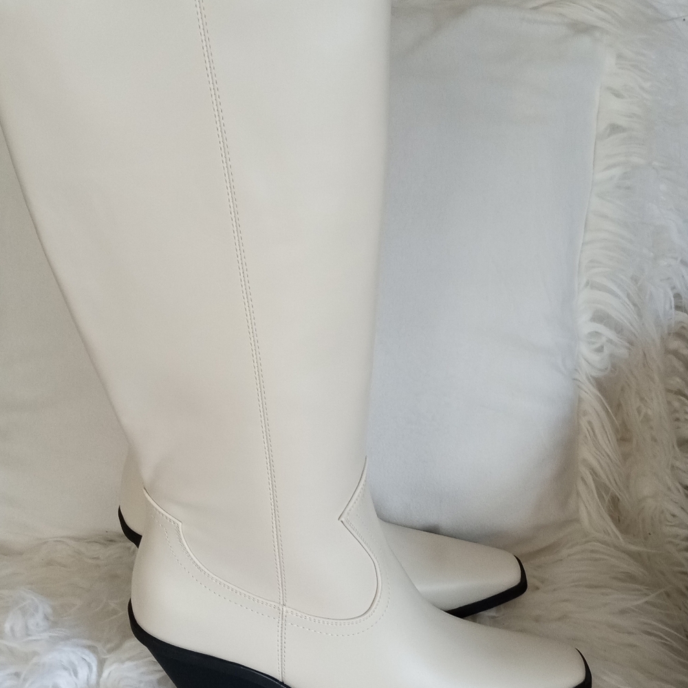 Zodiac cream color western boots so cute size 10